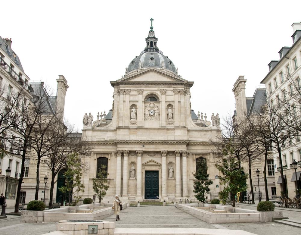 唐睿留學法國時入讀的巴黎新索邦大學。