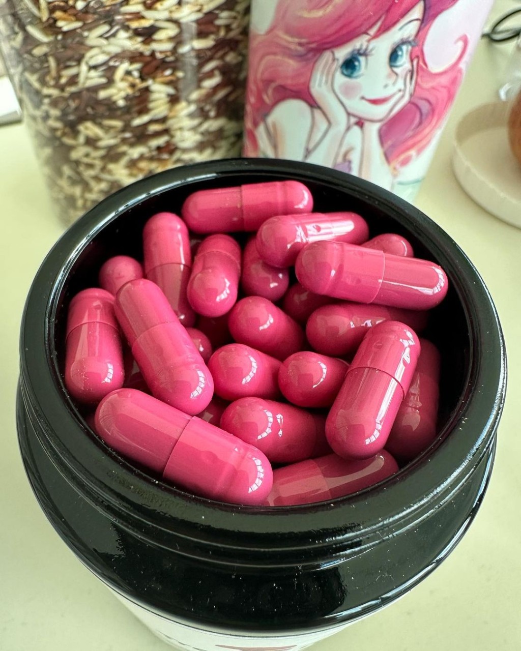 孫慧雪早前分享粉紅色藥丸，原來是由胎盤製成！