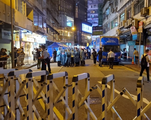 銅鑼灣海宮大廈被圍封。
