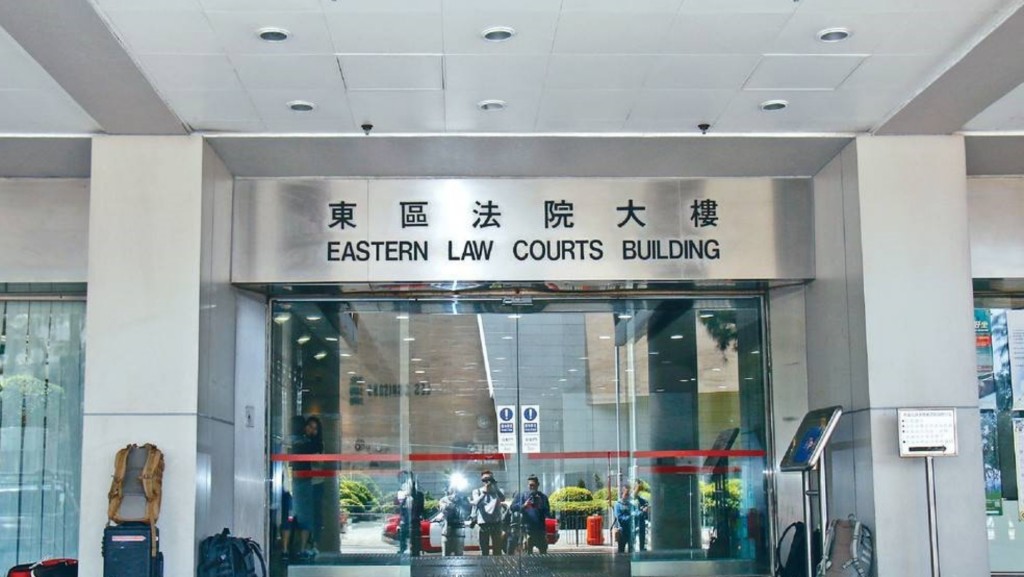 被告今被押解上東區裁判法院首度應訊。
