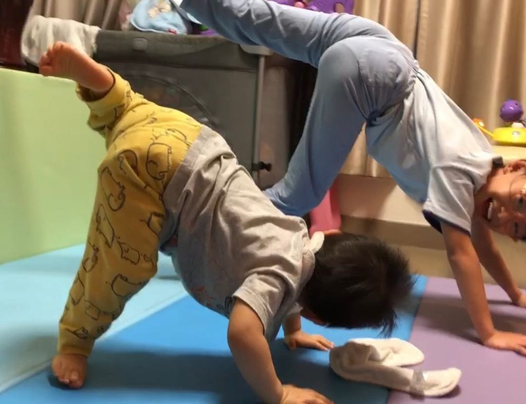 Kody這姿勢已熟能生巧。
