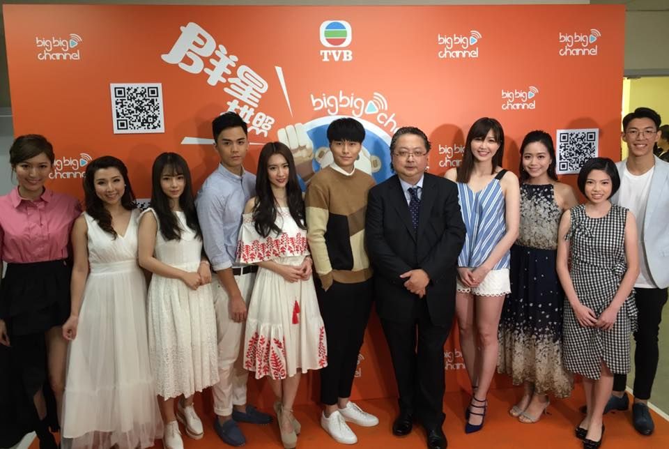 赵小婷（右二）未参加《声梦2》时，已曾签TVB做歌手。
