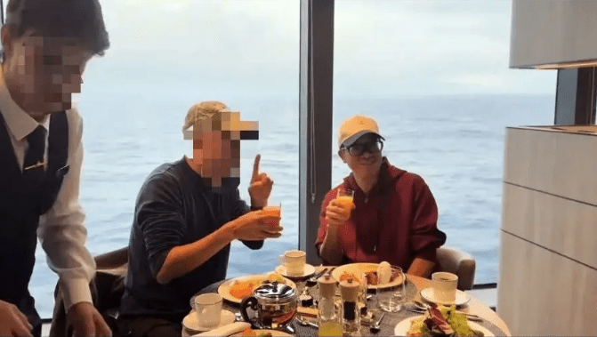 俞敏洪正在南極旅遊。齊魯晚報