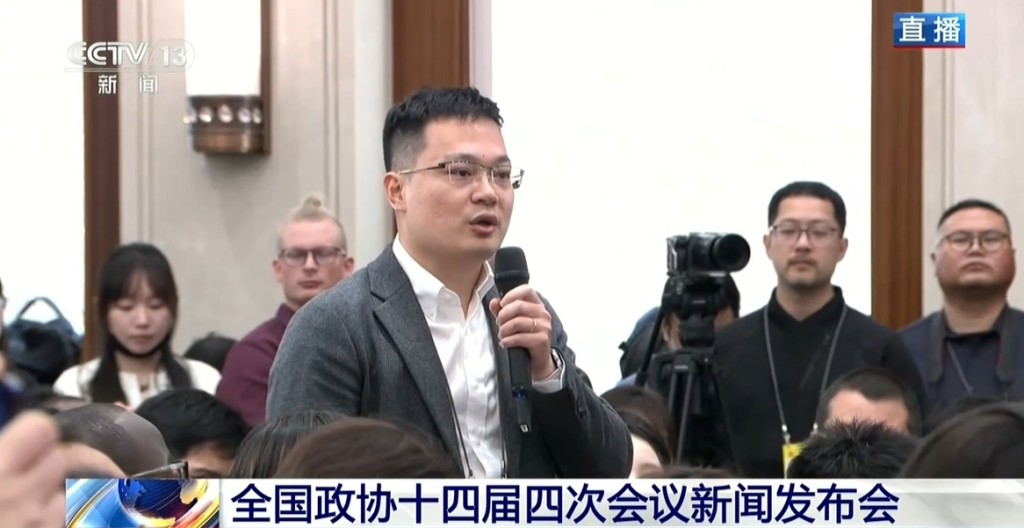 光明日报记者。