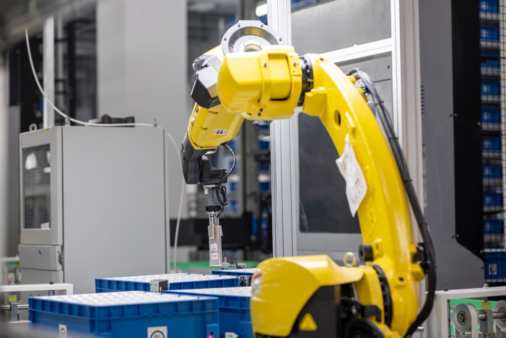 轉轉首創「官方驗」服務，在買賣雙方之間加入平台質檢與售後保障。