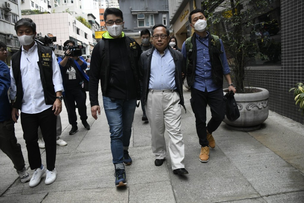 何俊仁涉嫌在保釋期間干擾證人家屬，今（21日）晨再被國安處人員拘捕。楊偉亨攝