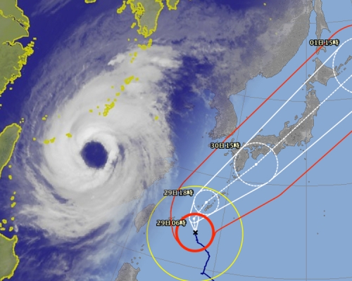 強颱風「潭美」預計在星期日自南向北橫掃日本。日本氣象廳圖
