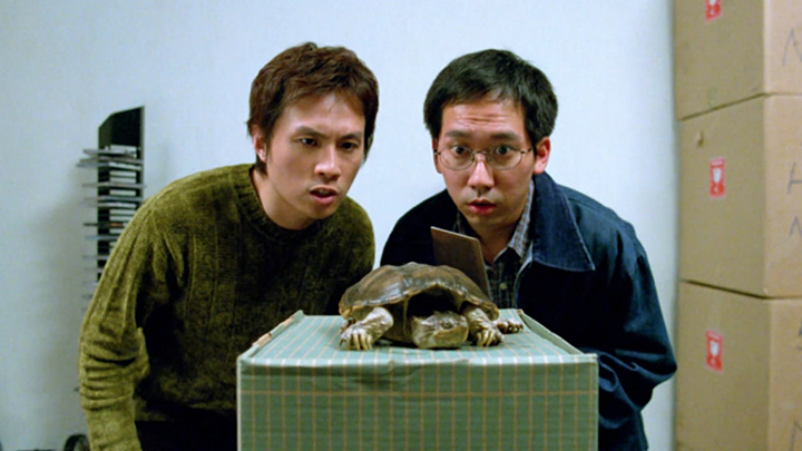 黃子華主演電影《亞李爸爸．兩個大盜》（1998年），總票房逾344萬港元。