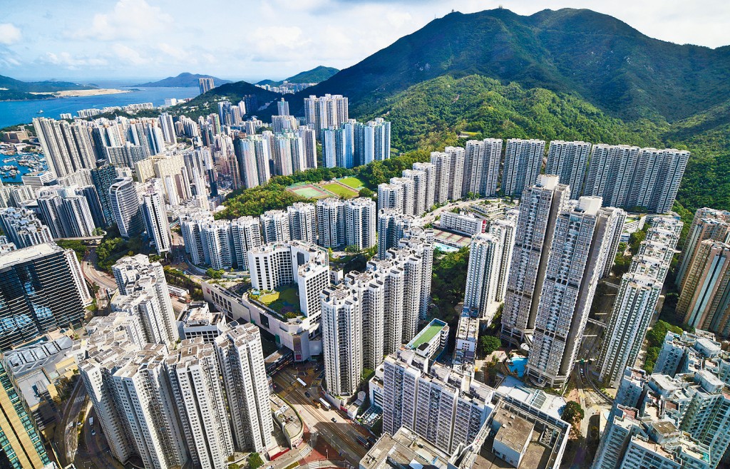 最新10月有15個屋苑估價錄按月增加,上升幅度0.13%至5.88%。