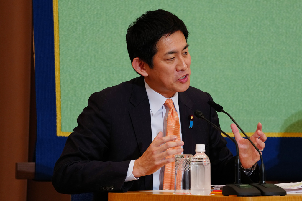 前經濟安全保障大臣小林鷹之。美聯社