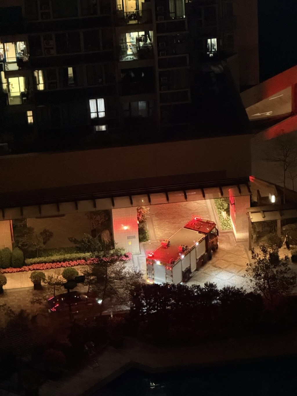 消防到場將火救熄。 Threads @Susan Lo 圖片