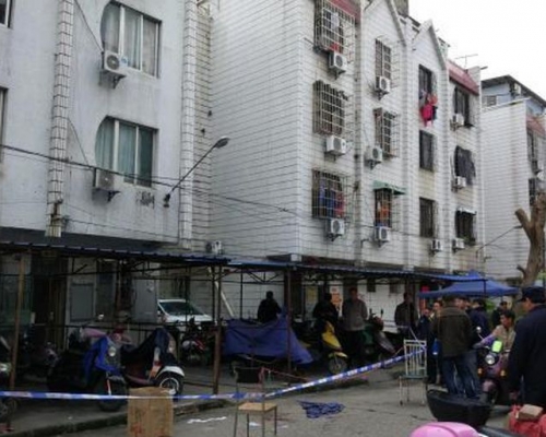 公安封锁现场调查。中新社