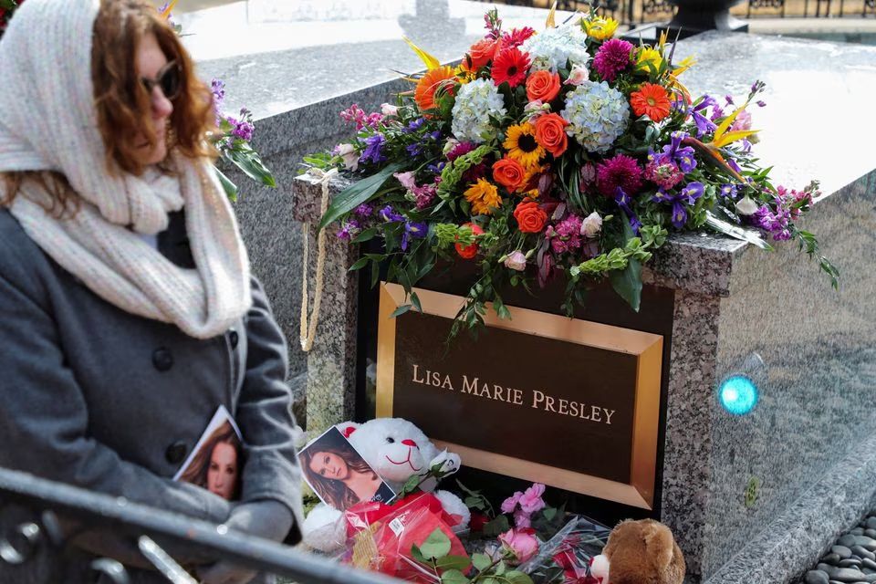 Lisa Marie长眠于父亲猫王故居雅园。