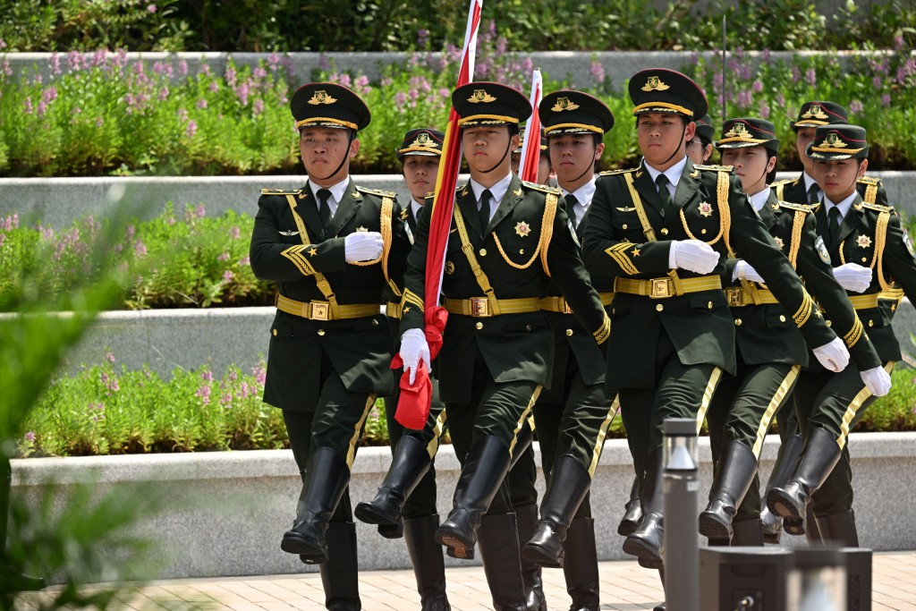 香港青少年軍國旗護衛隊將負責升旗。