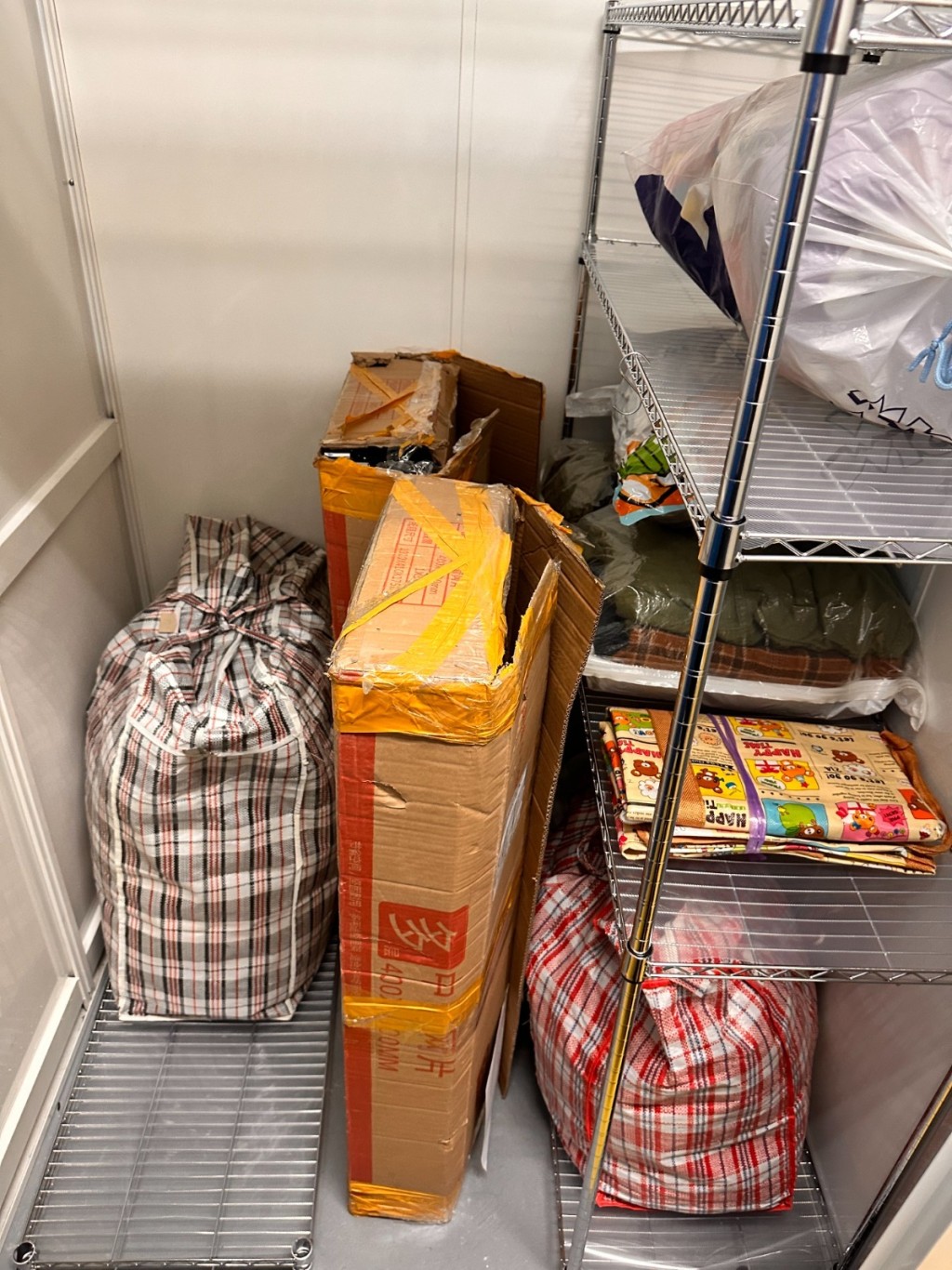這些劏房家庭主要用於存放換季衣服、書本、玩具和樂器等。(受訪者提供) 這些劏房家庭主要用於存放換季衣服、書本、玩具和樂器等。(受訪者提供)