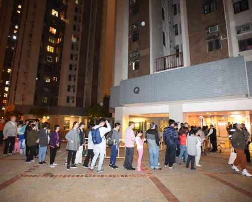 大廈多名住戶被疏散至安全位置。