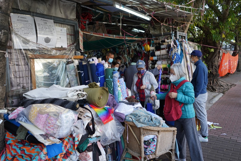 「棚仔」是香港碩果僅存的布藝市場。