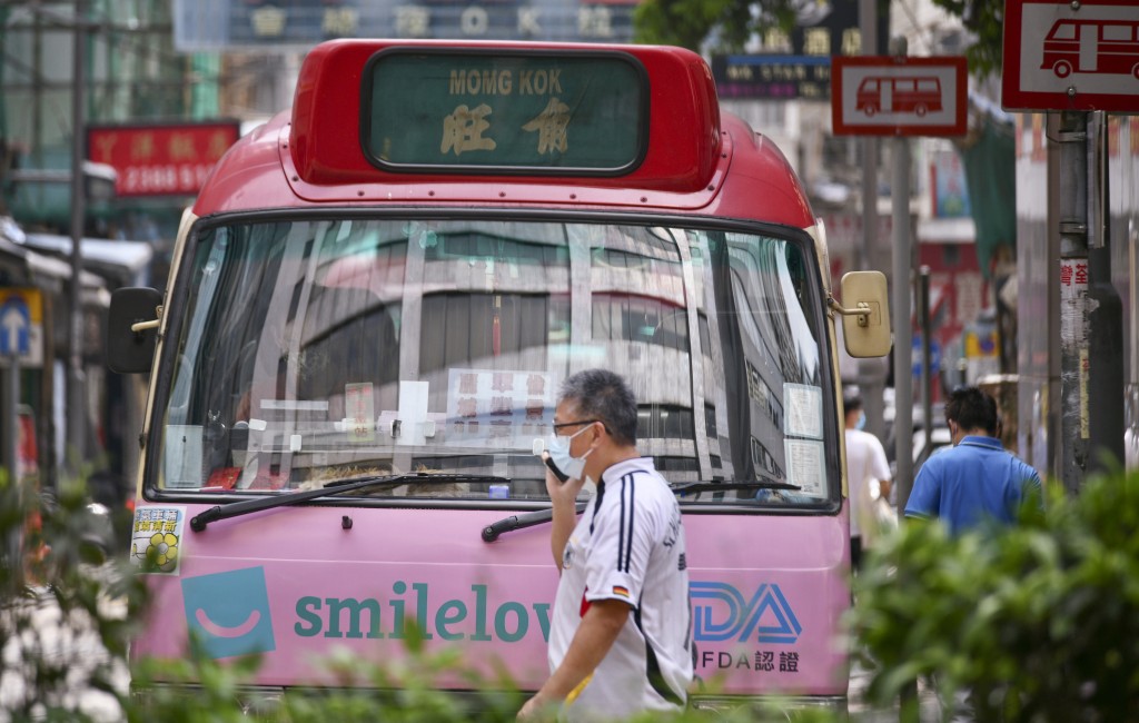 11条红巴路线获邀申请转为专线小巴。资料图片