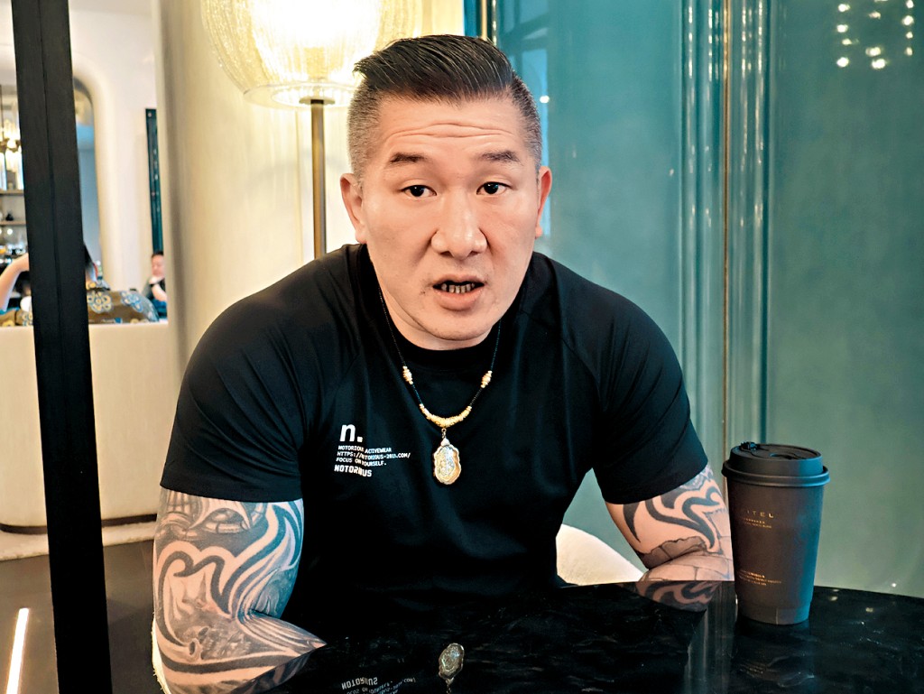 陳之漢早前到上海做直播。