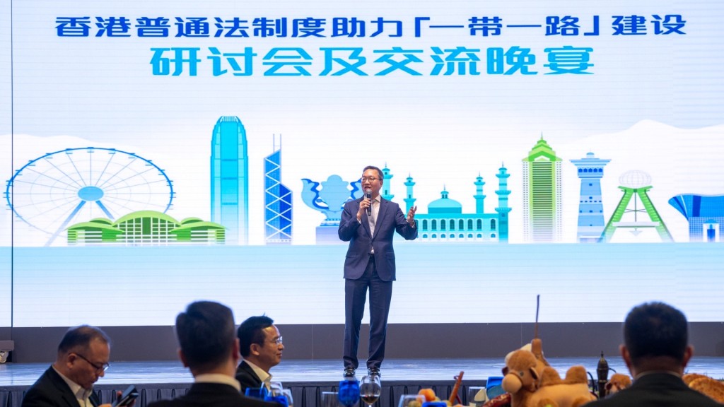 林定國表示,時隔20多至30年後以律政司司長的身份,再次來到新疆,對他特別有意義。林定國fb圖片