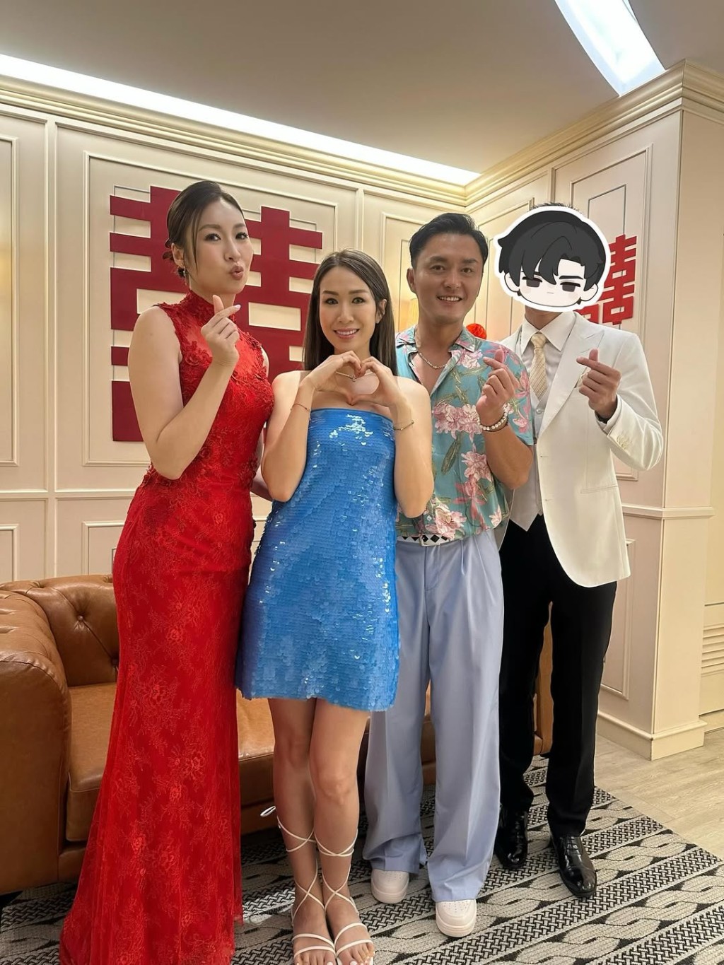 莊思敏換上中式禮服。