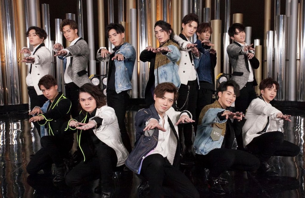 人氣男子組合MIRROR正忙於為下月舉行的演唱會綵排，但搵錢工作冇停過。