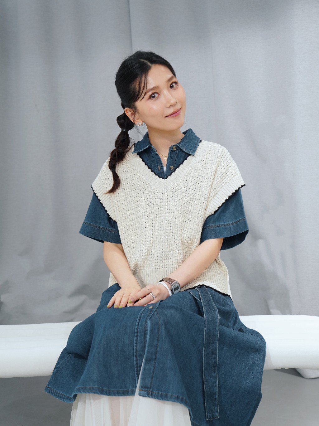 杜小喬演繹被丈夫寵愛、自由奔放的漫畫家妻子細村貂貂。