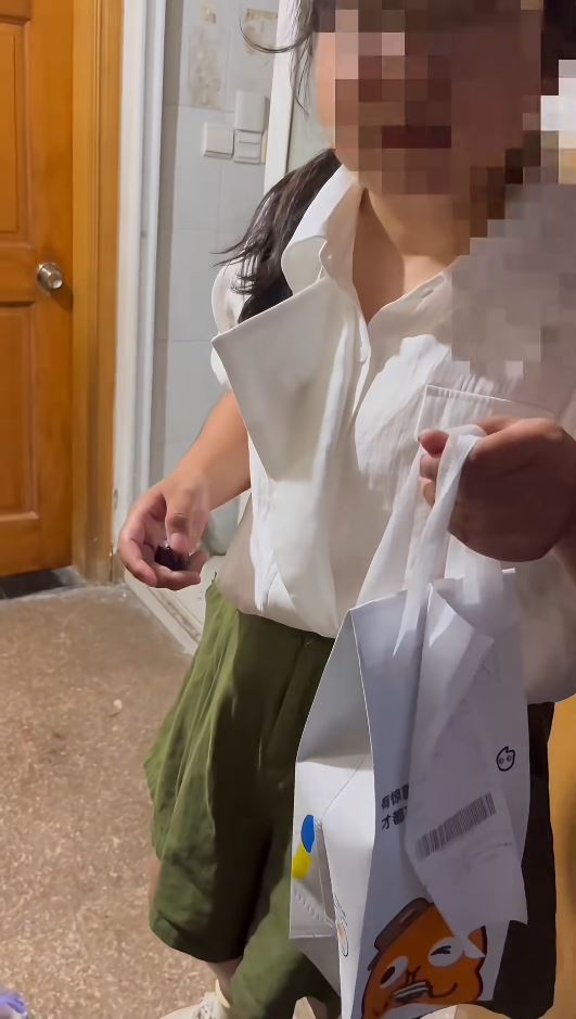 冒用邻居地址买外卖女子，辩称填错资料。小红书＠^O^。