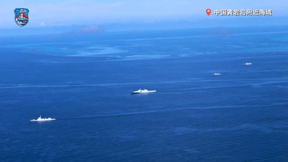 解放军南部战区组织海空兵力，在黄岩岛领海领空及周边海空域展开战备警巡。