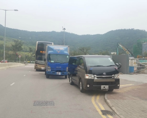 環保大道三車相撞。