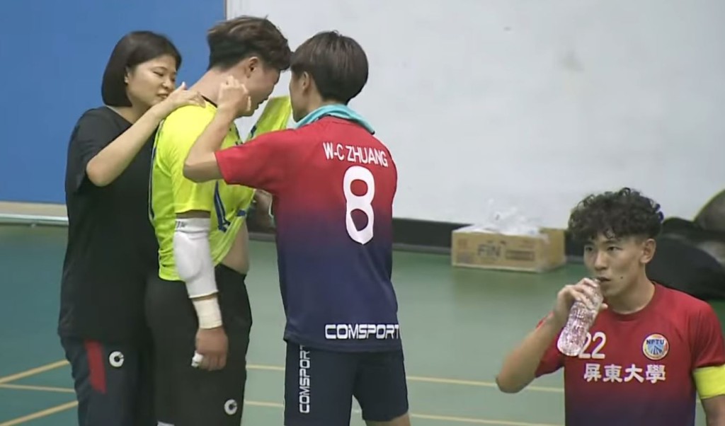 屏東大學龍門黃威棋在場邊一度傷心落淚。SSUtv Sports
