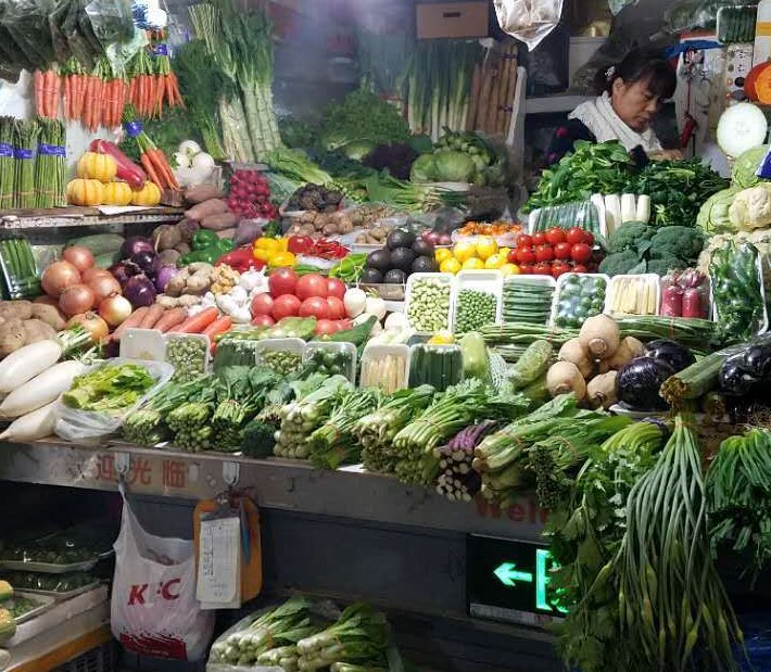 商务部鼓励家庭根据需要储存一定数量的生活必需品。互联网图片