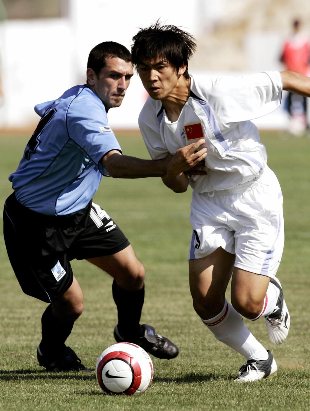 黄洋曾经在2005年代表中国大学生队踢世界大学生运动会比赛。 