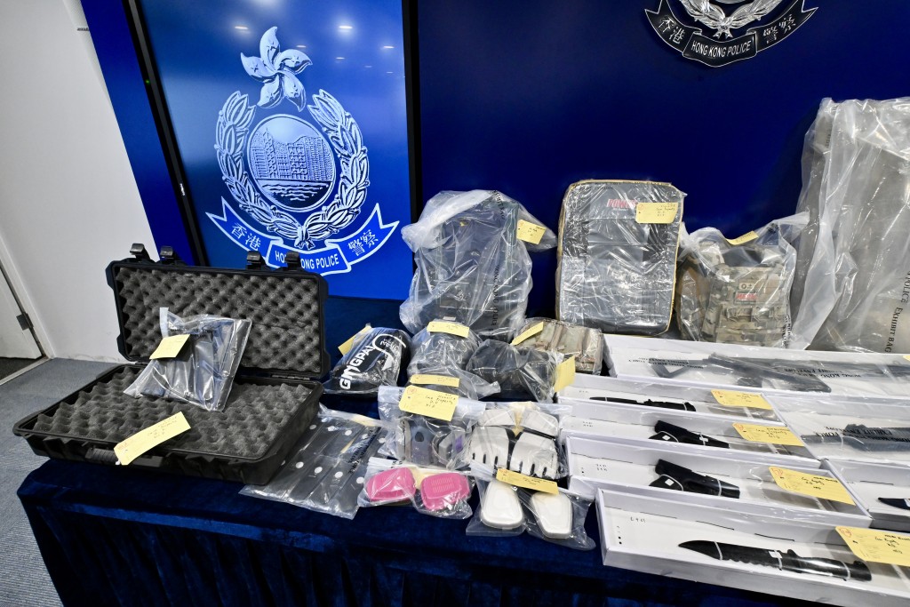 警務處國安處展示證物。劉駿軒攝 警務處國安處展示證物。劉駿軒攝