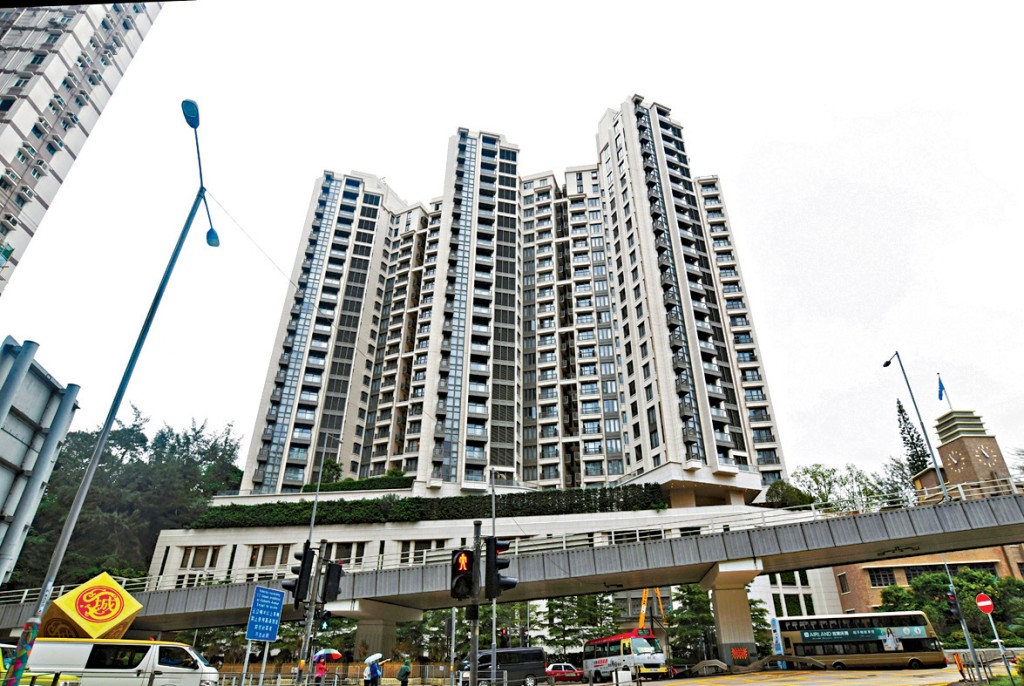 ST. GEORGE'S MANSIONS昨沽出3房大宅,成交價8274萬,呎價約44943元。