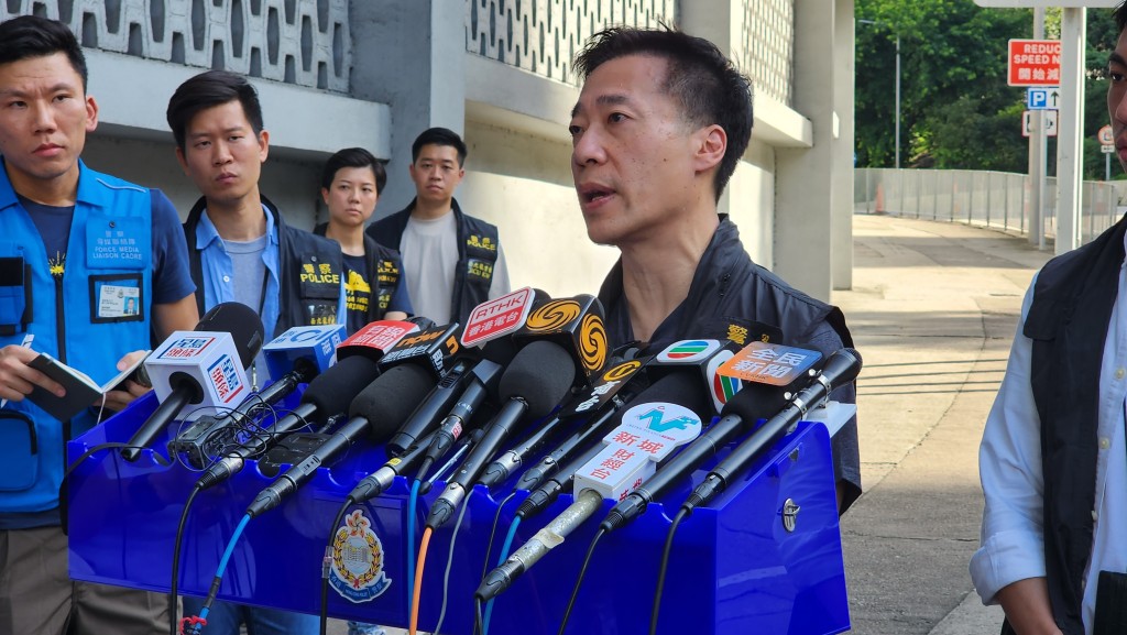 西九龙总区刑事部警司锺雅伦讲述事发经过。刘汉权摄