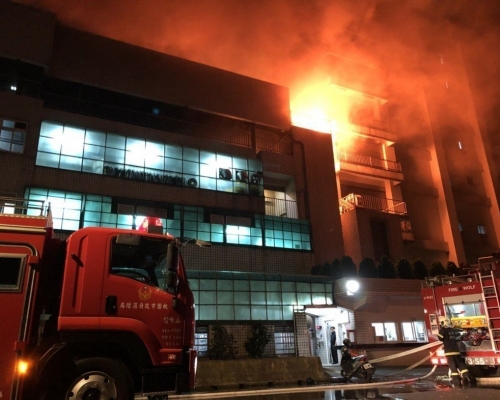 台灣桃園市工廠大火。網上圖片