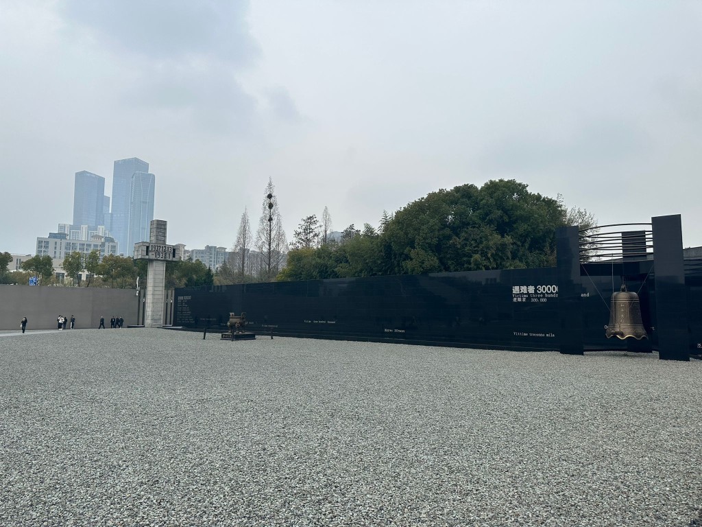 南京大屠殺有30萬同胞遇難。