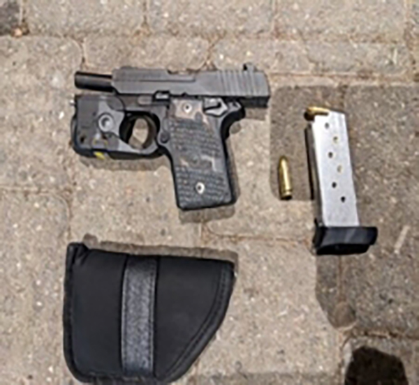 警方檢獲的步槍等武器。US Attorney SDNY FB