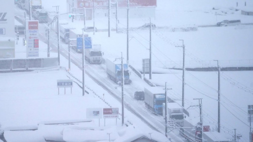 滋賀縣降下破紀錄大雪。網上圖片