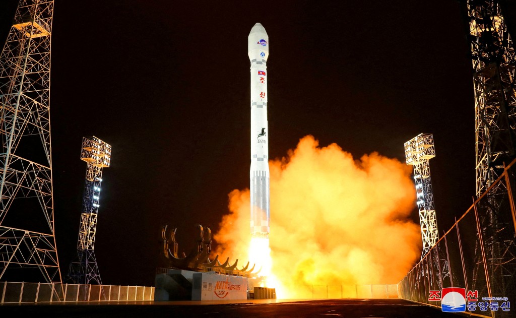 北韩早前声称发射了第一枚间谍卫星。路透社