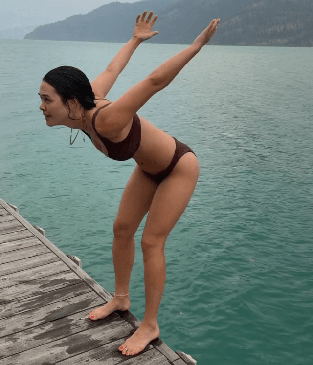 張敏鈞無懼走光後空翻跳落海。