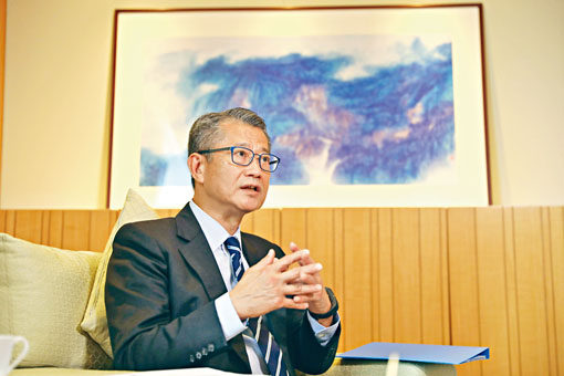 他指出本届政府已锁定未来7,300公顷土地的供应来源，超出了《香港2030+》报告预计2019至2048年间6,200公顷的土地需求。资料图片