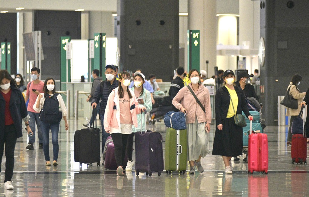 消息指至少16人返港後初步確診新冠肺炎。資料圖片