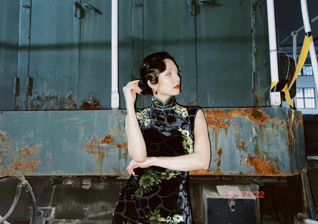 完美旗袍造型成網上熱話。