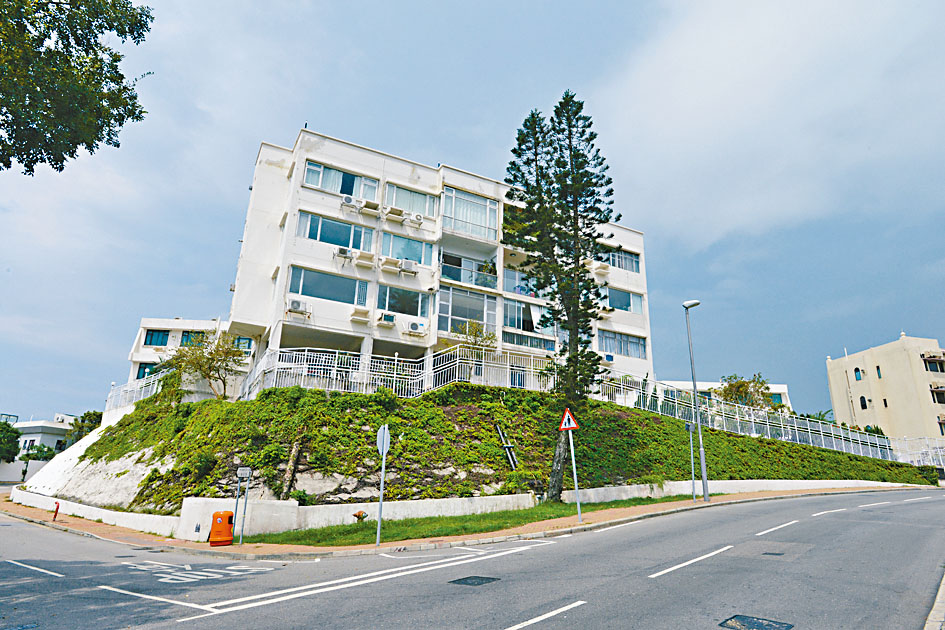 舂磡角紫荊園以3000萬易手。 