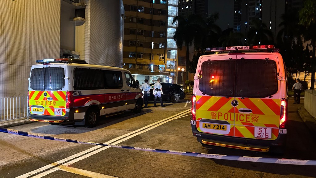 警方調查後初步相信其報案內容與事實不符，並在涉事車輛內搜出懷疑毒品，拘捕一名37歲男子。蔡楚輝攝