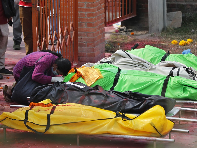 尼泊爾累計超過3500人染疫死亡。AP