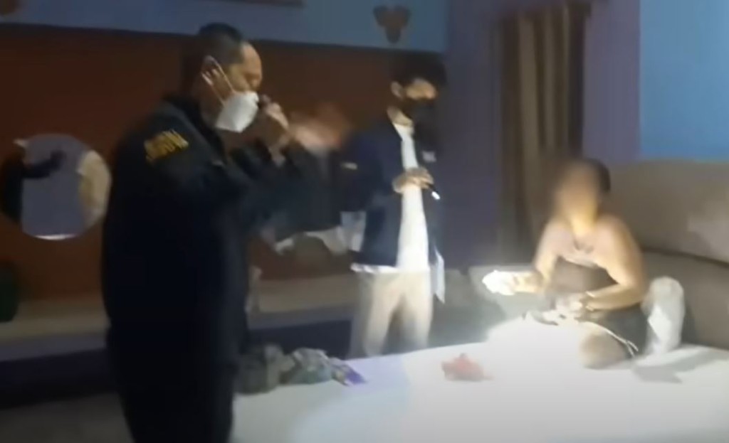 泰國警方破獲一個重磅女做賣點的性愛派對。