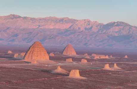 宁夏西夏陵景区,周星驰电影《西游记大结局之仙履奇缘》取景地。 宁夏西夏陵景区,周星驰电影《西游记大结局之仙履奇缘》取景地。